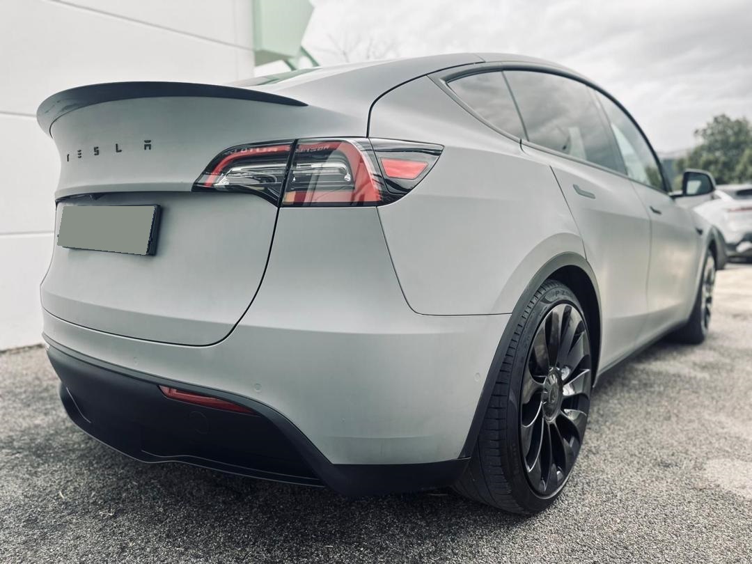 
								TESLA MOOEL Y 480 PERFORMANCE AWO 75 KWH full									