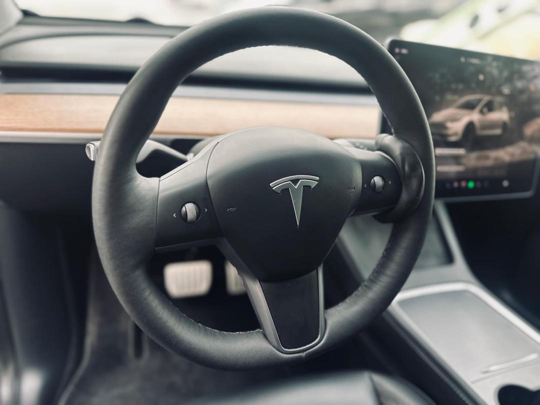 
								TESLA MOOEL Y 480 PERFORMANCE AWO 75 KWH full									
