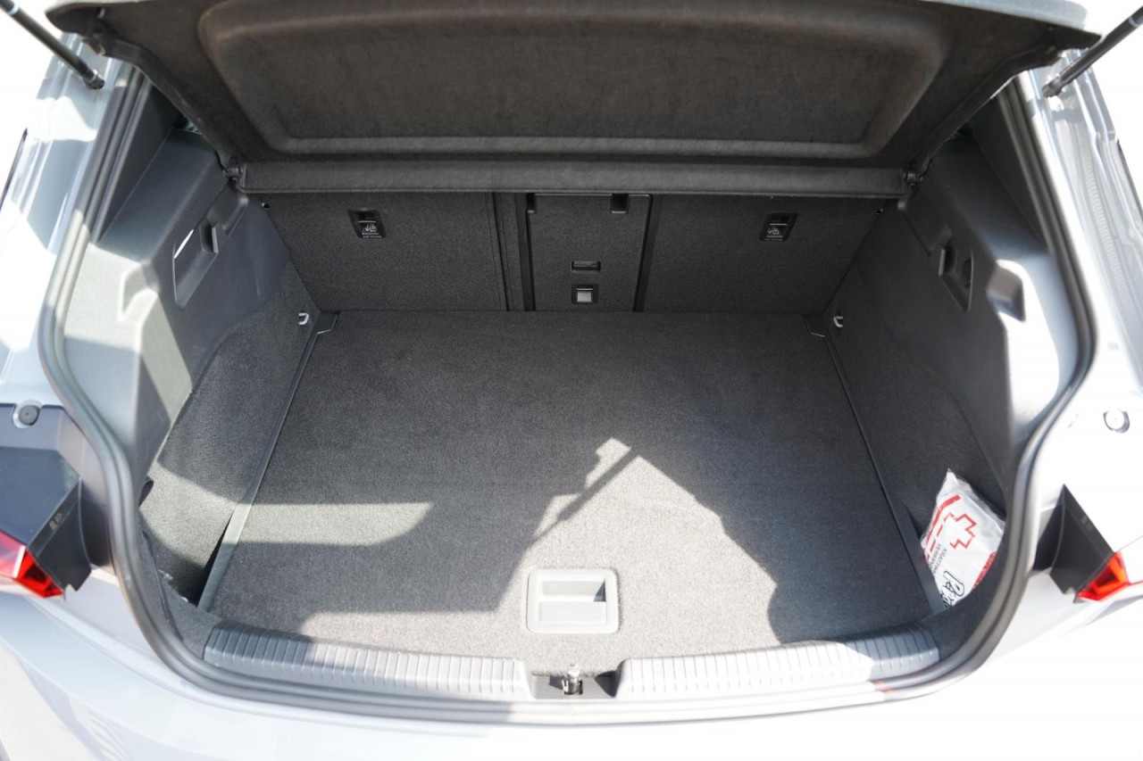 
								Cupra Born 82 kWh Navi VZE Klima SHZ RFK full									