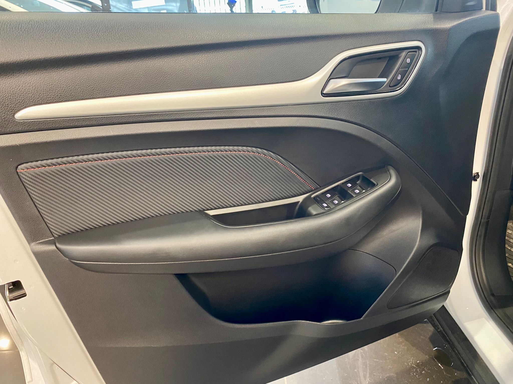 
								MG MG ZS II EV AUTONOMIE ETENDUE 70KWH 115 KW 2WD LUXURY full									