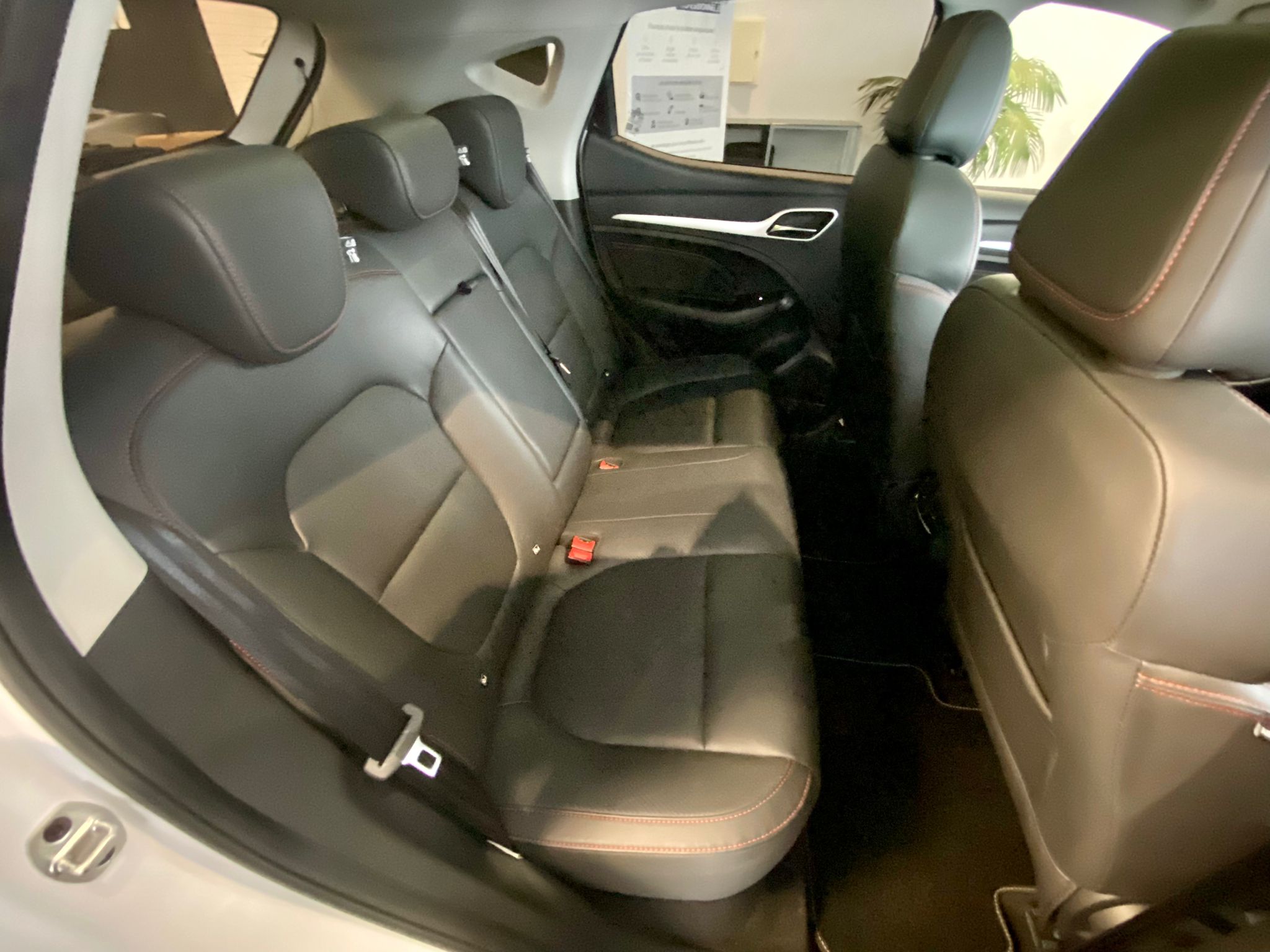 
								MG MG ZS II EV AUTONOMIE ETENDUE 70KWH 115 KW 2WD LUXURY full									