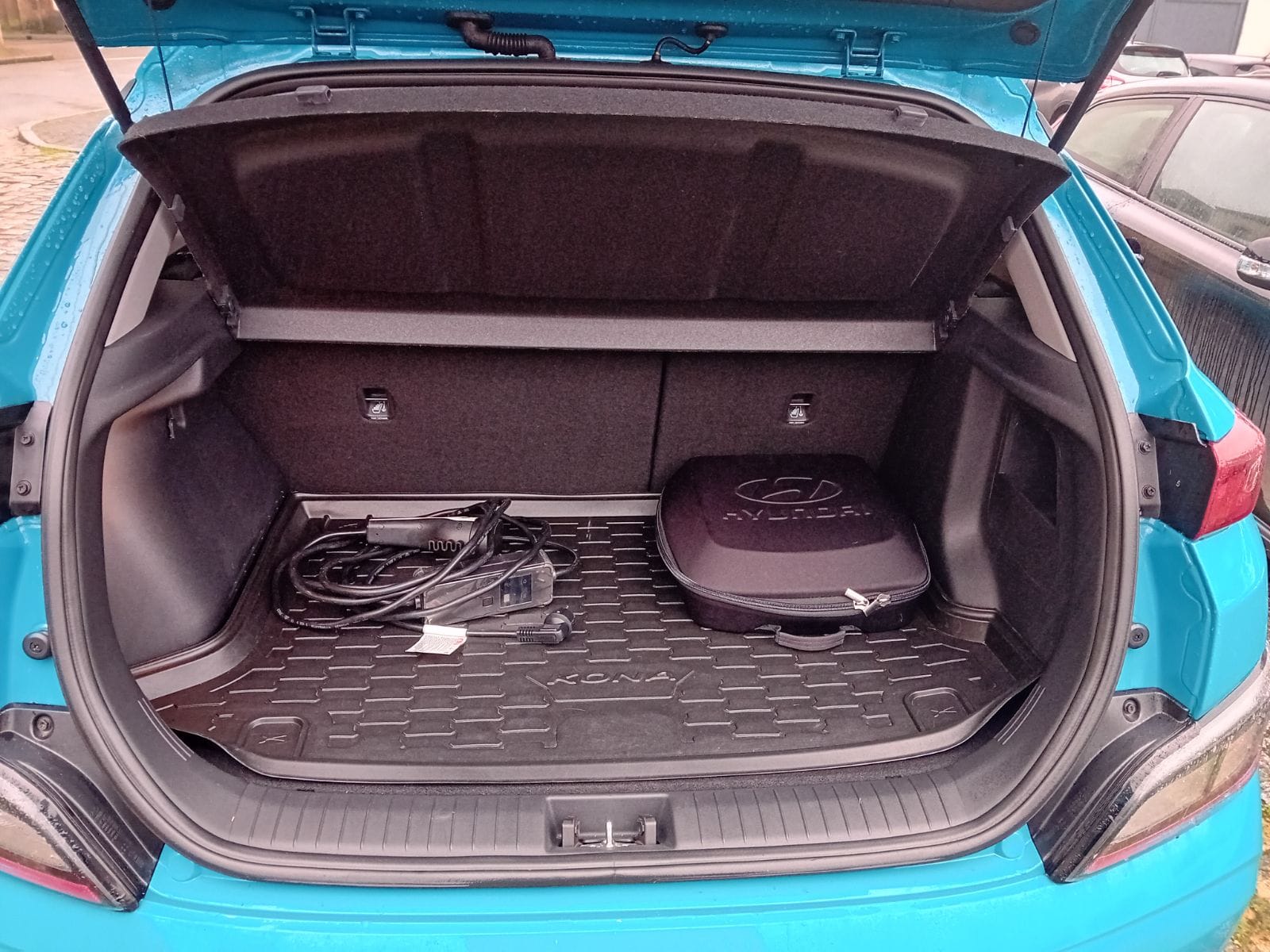 
								HYUNDAI Kona full									