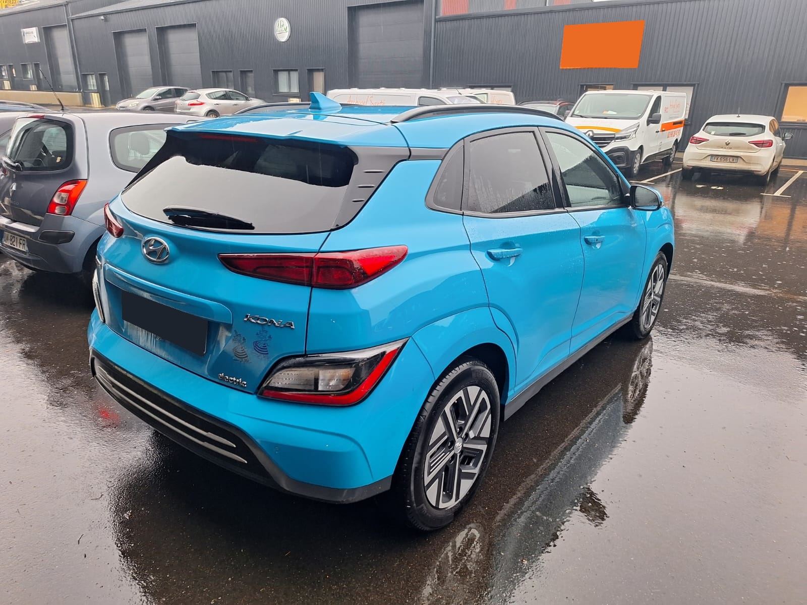 
								HYUNDAI Kona full									