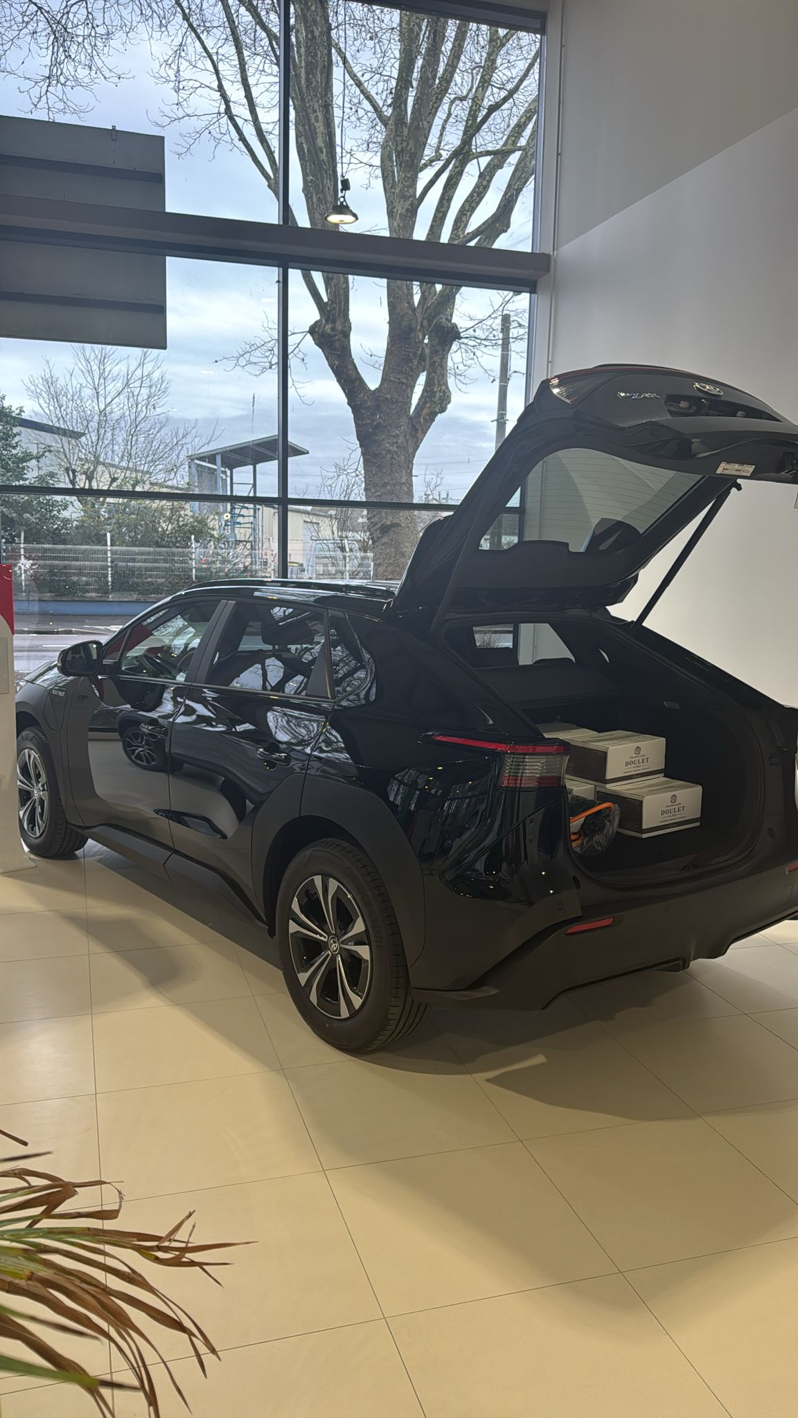
								TOYOTA BZ4X 11KW AWD ORIGIN 71.4 KWH full									