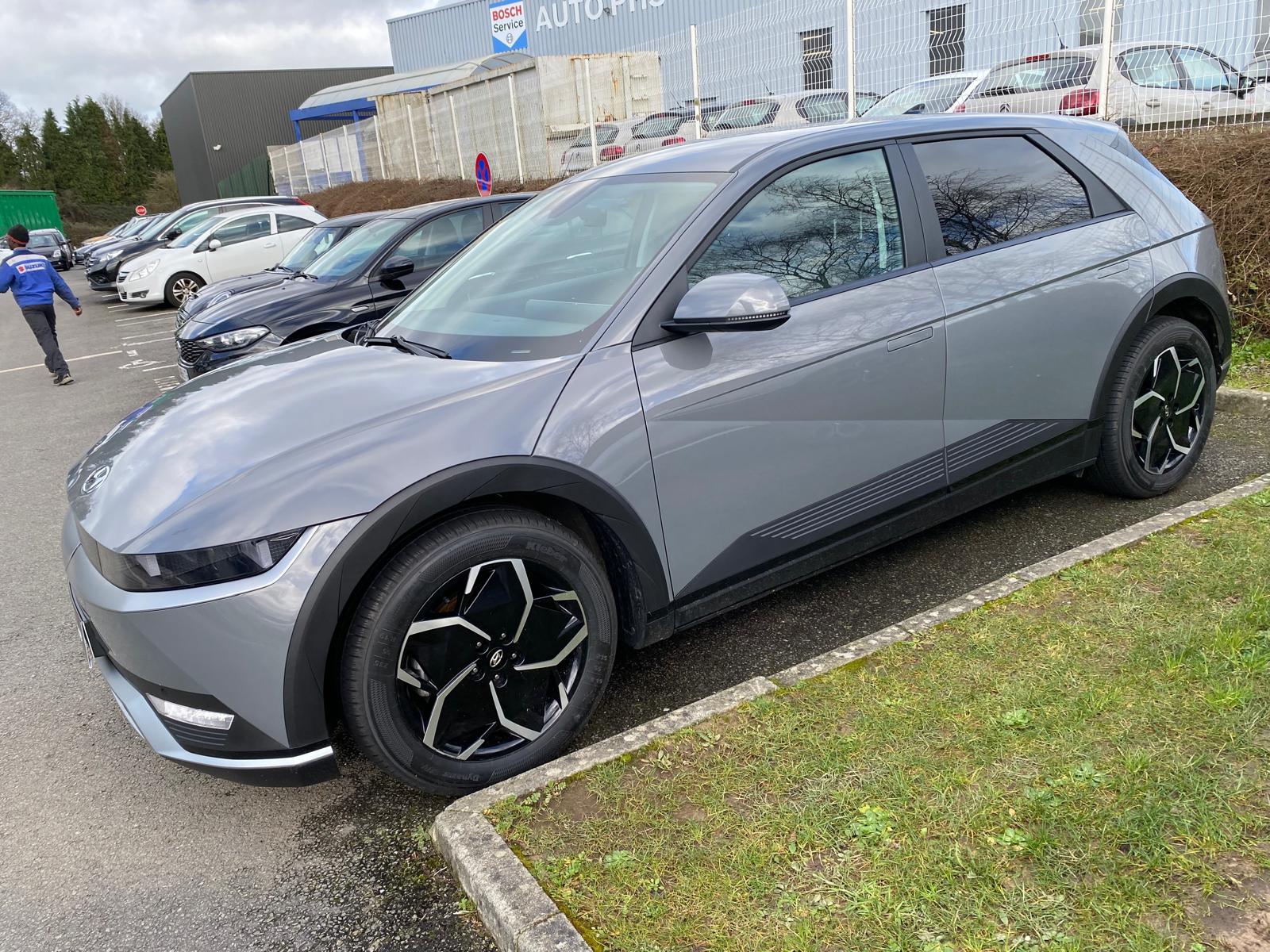 
								Hyundai Ioniq 77 kWh – 229ch Executive) full									