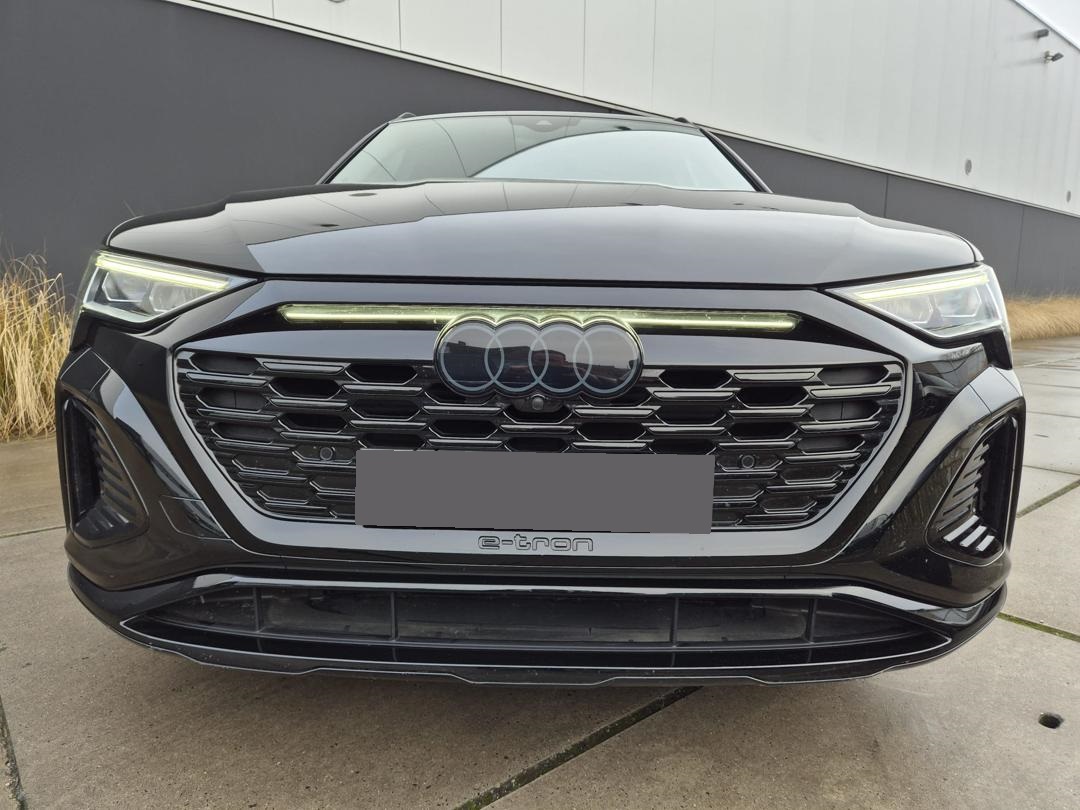 
								2023 Audi Q8 e-tron **VERKOCHT** full									