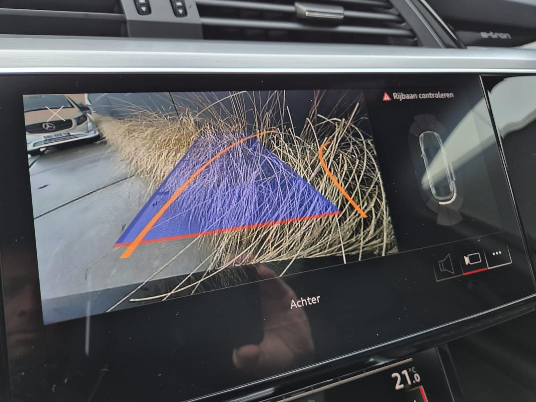 
								2023 Audi Q8 e-tron **VERKOCHT** full									