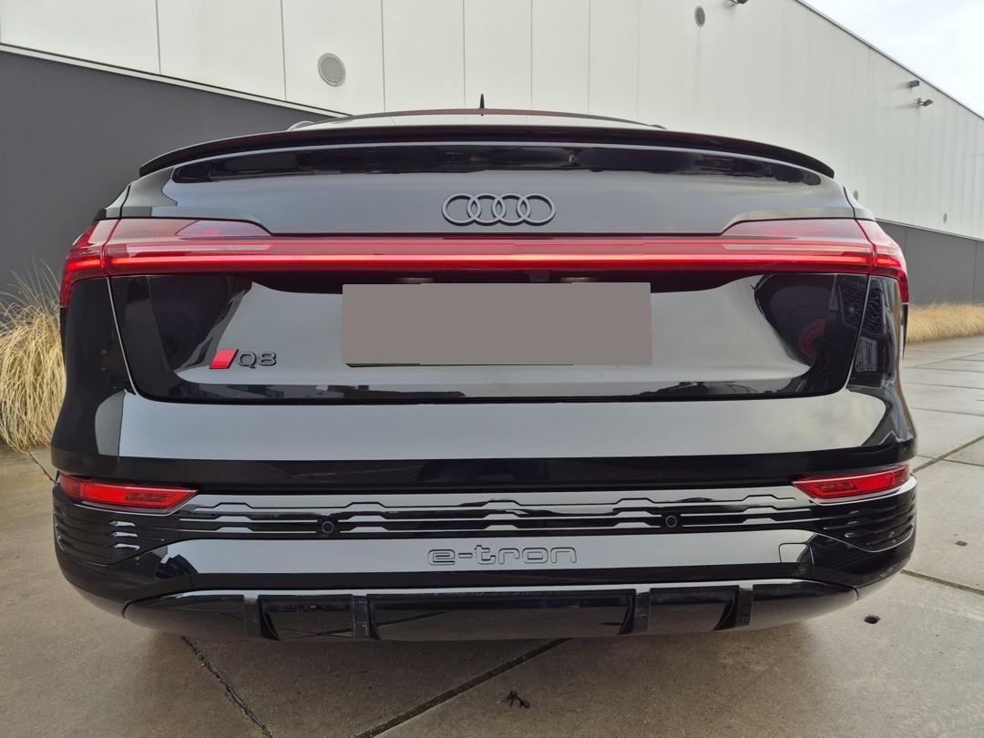 
								2023 Audi Q8 e-tron **VERKOCHT** full									