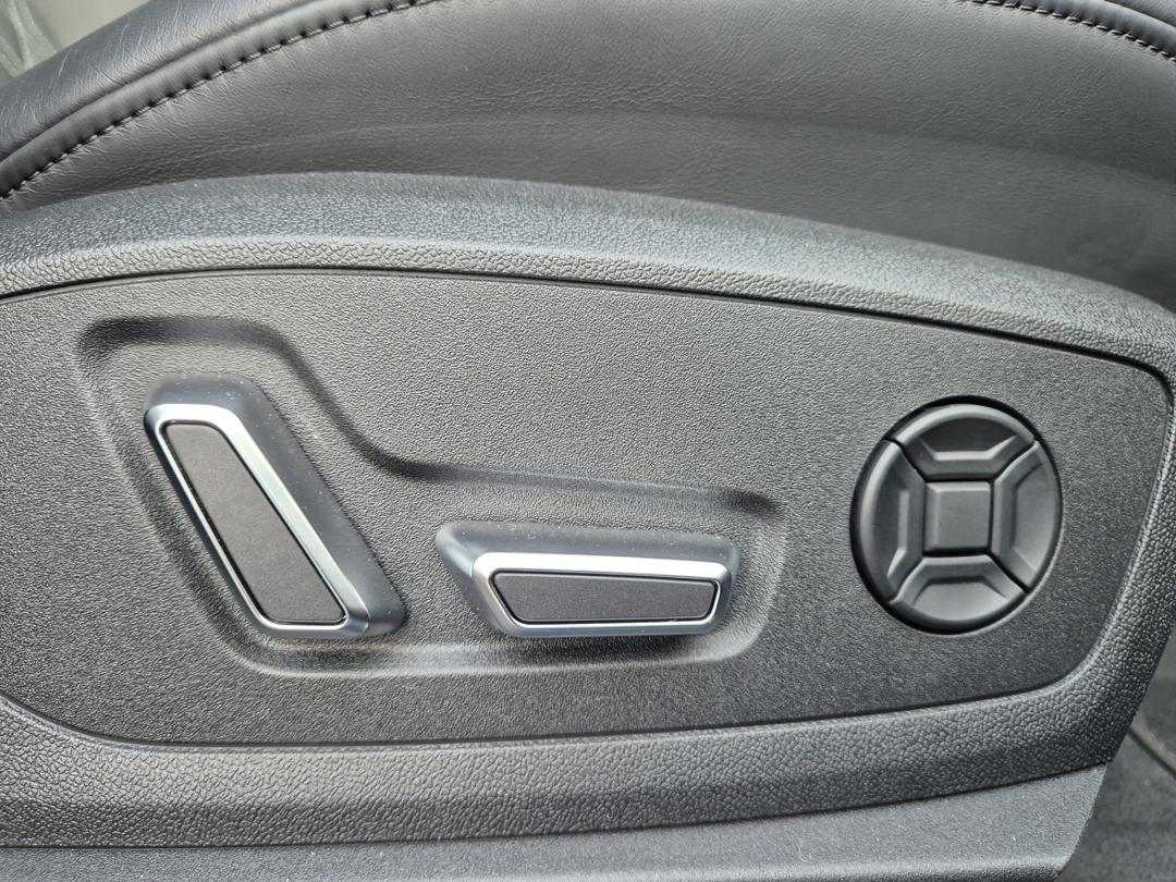 
								2023 Audi Q8 e-tron **VERKOCHT** full									