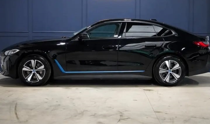 
								BMW i4 EDRIVE40 340 BUSINESS  DESIGN BVA 83.9 KWH full									