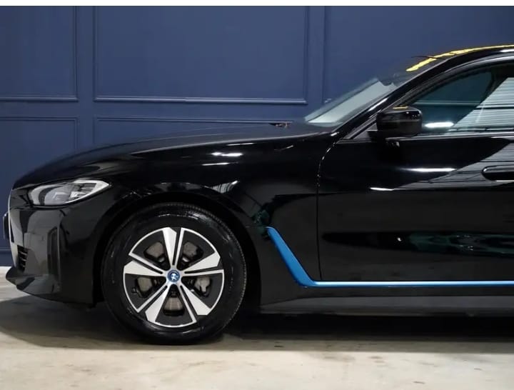 
								BMW i4 EDRIVE40 340 BUSINESS  DESIGN BVA 83.9 KWH full									