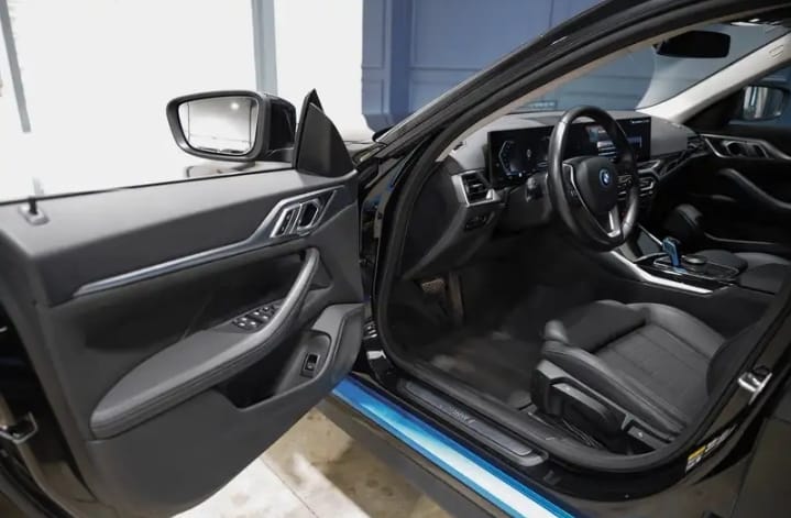 
								BMW i4 EDRIVE40 340 BUSINESS  DESIGN BVA 83.9 KWH full									
