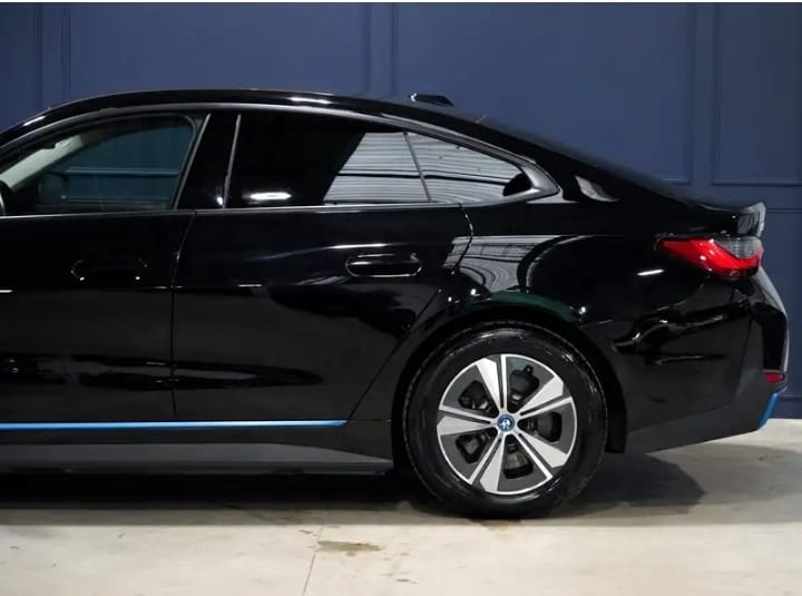 
								BMW i4 EDRIVE40 340 BUSINESS  DESIGN BVA 83.9 KWH full									