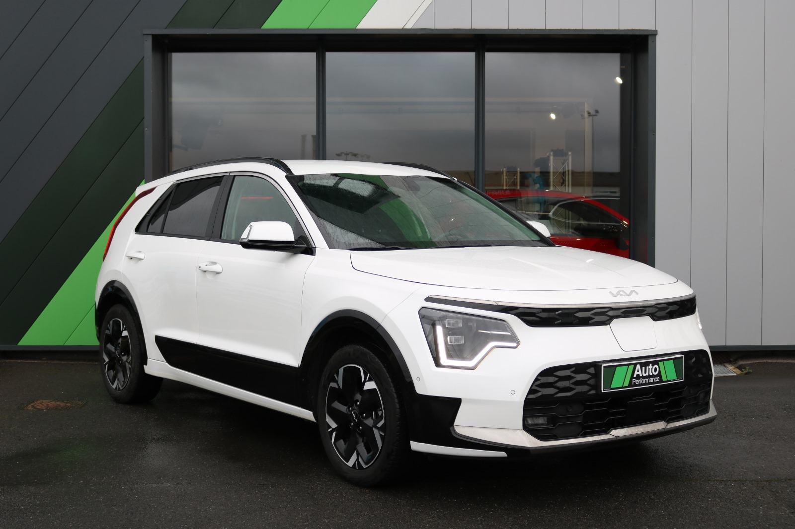 
								KIA NIRO full									