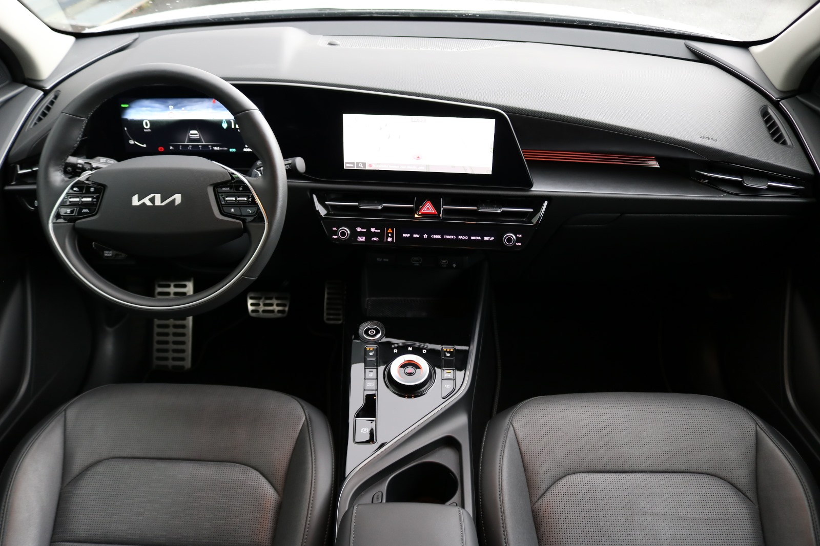 
								KIA NIRO full									