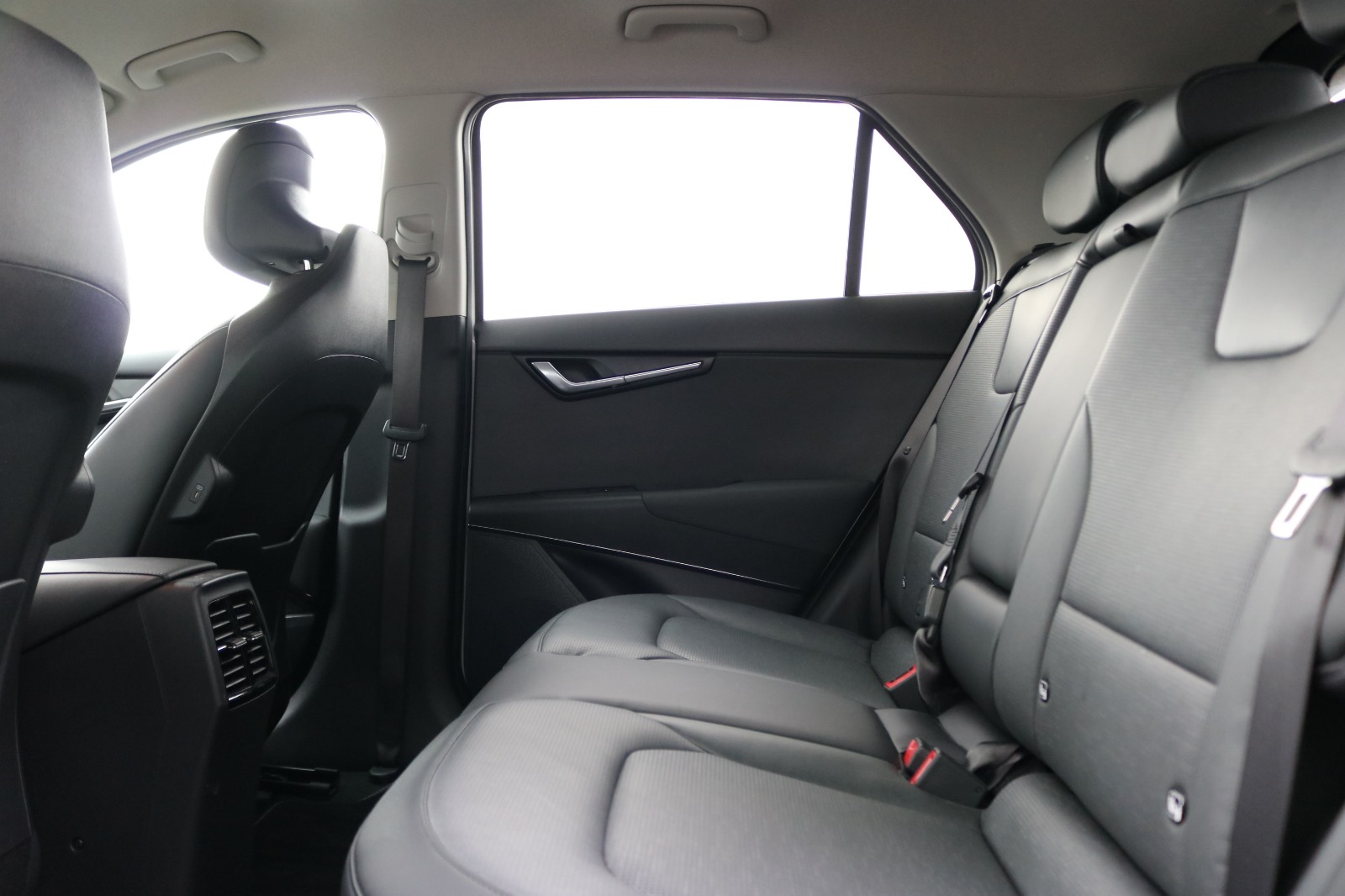 
								KIA NIRO full									