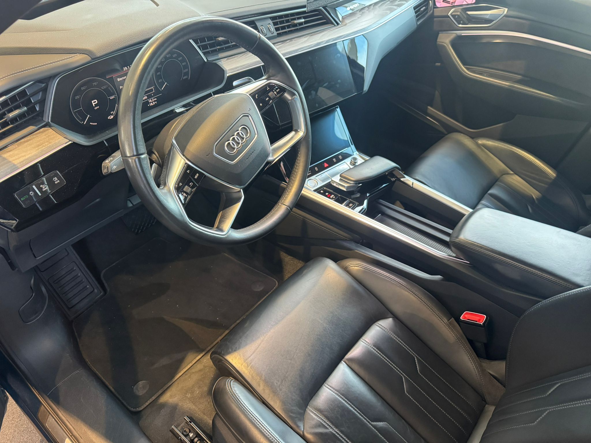 
								2021 AUDI E-TRON full									