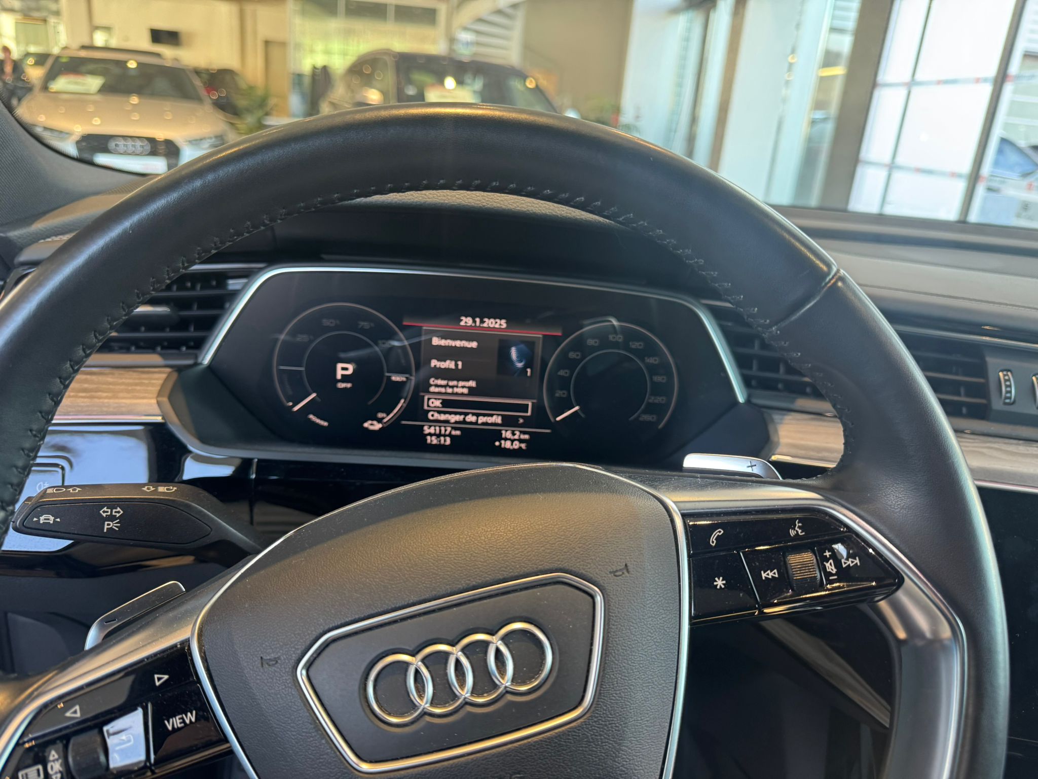 
								2021 AUDI E-TRON full									