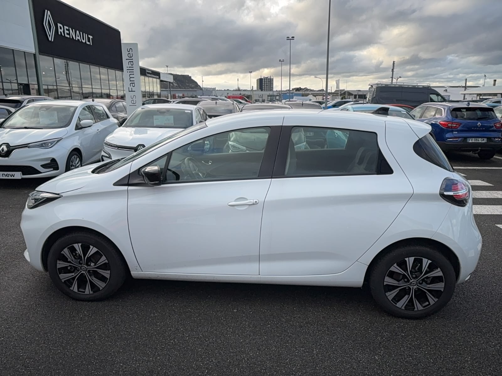 
								RENAULT ZOE full									