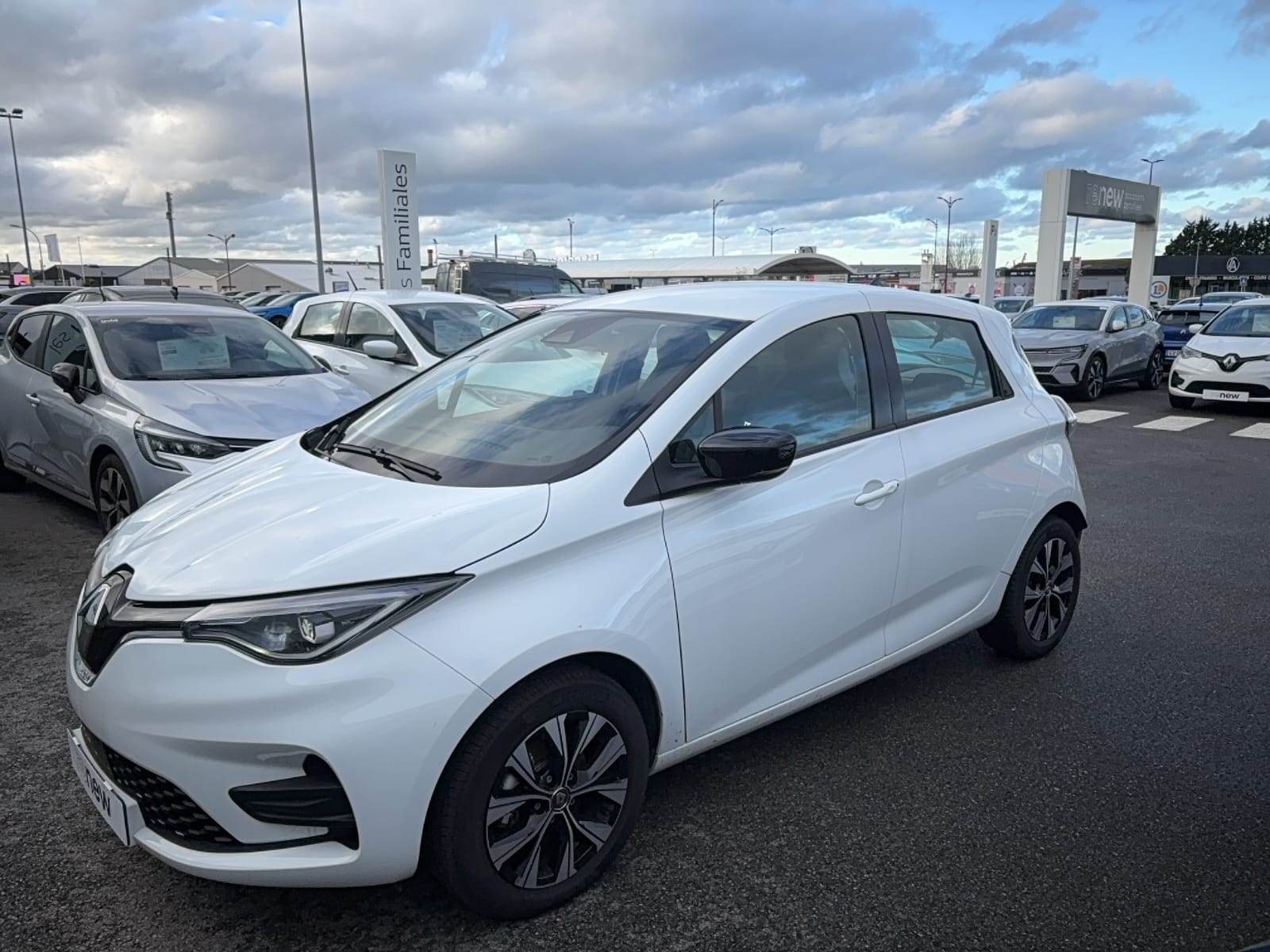 
								RENAULT ZOE full									