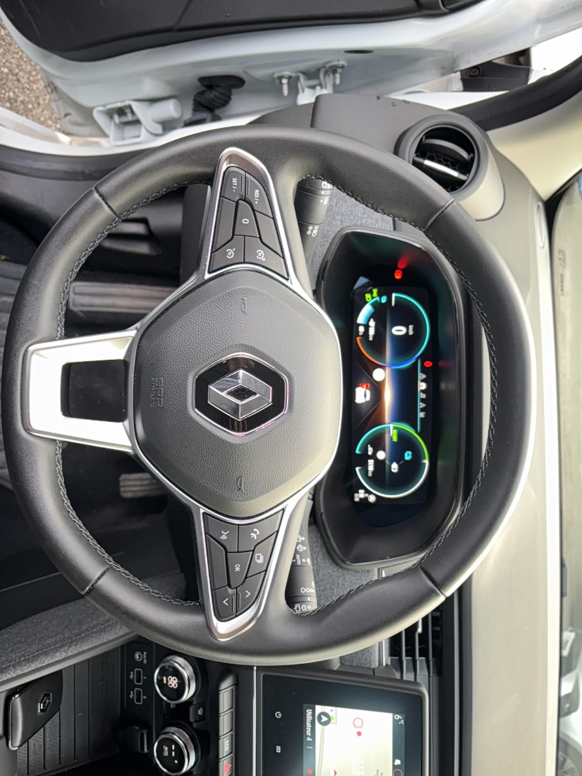 
								RENAULT ZOE full									