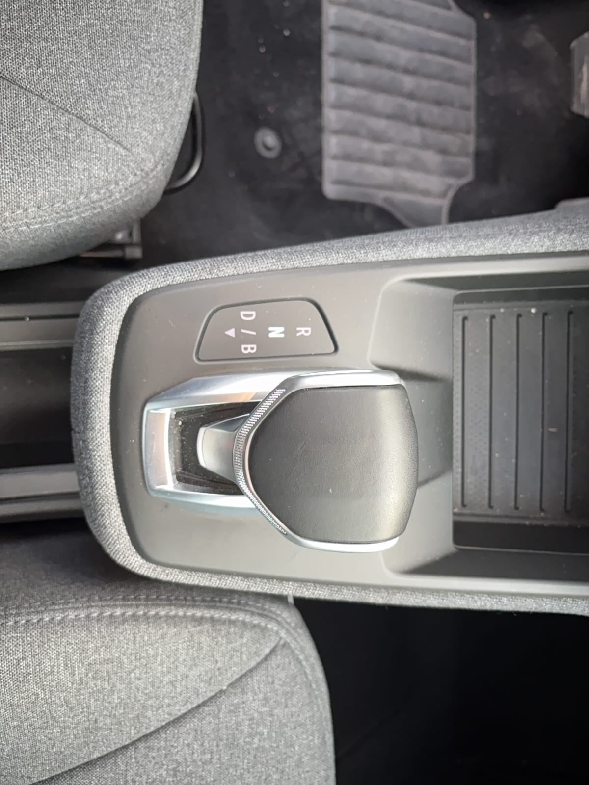 
								RENAULT ZOE full									
