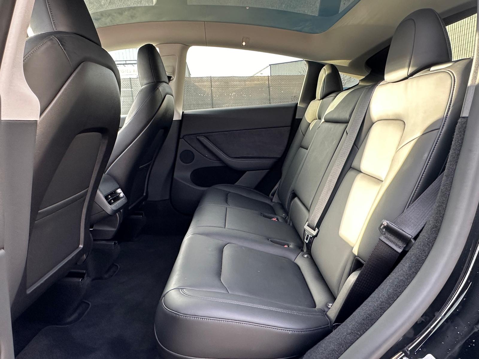 
								Tesla Model Y Standard full									