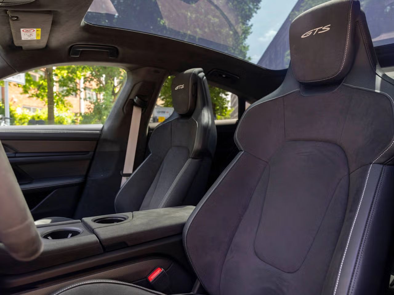 
								Porsche Taycan Gts 598ch full									