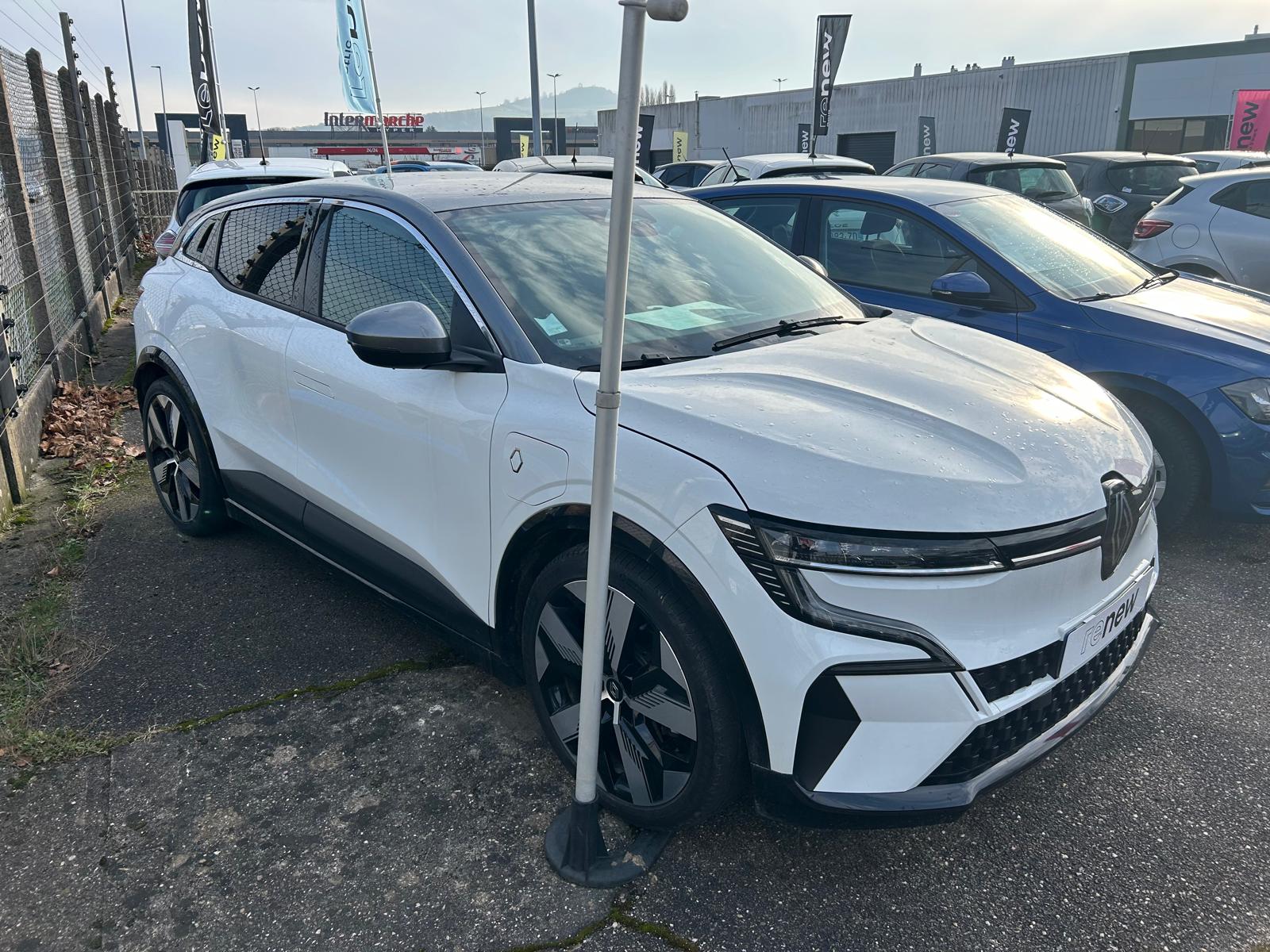 
								RENAULT Megane E-Tech EV60 220 ch optimum charge full									