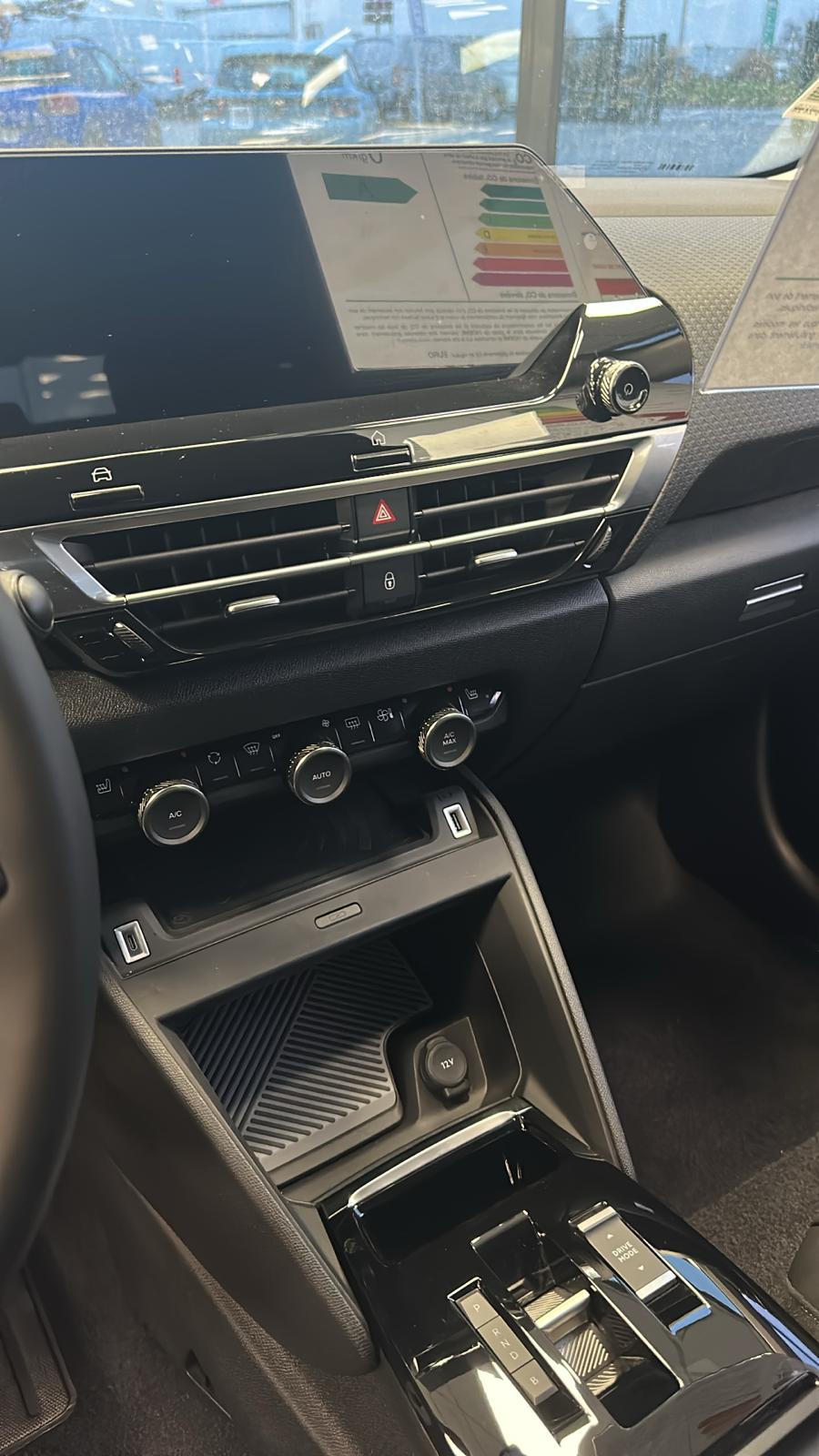 
								CITROEN e-C4 136 ch Automatique Shine Pack full									