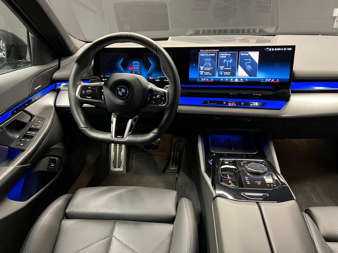 
								BMW I5 (G60) EDRIVE40 340 M SPORT 83.9 KWH full									