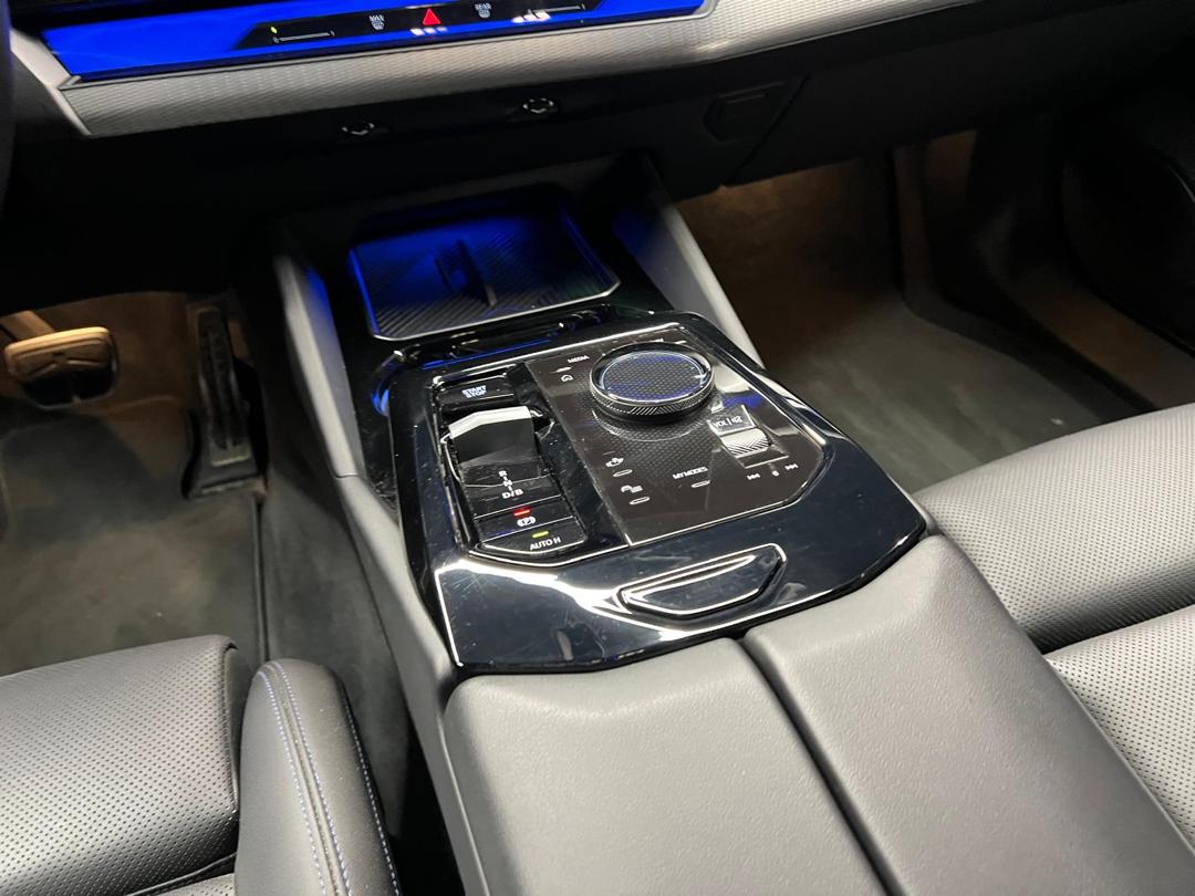 
								BMW I5 (G60) EDRIVE40 340 M SPORT 83.9 KWH full									