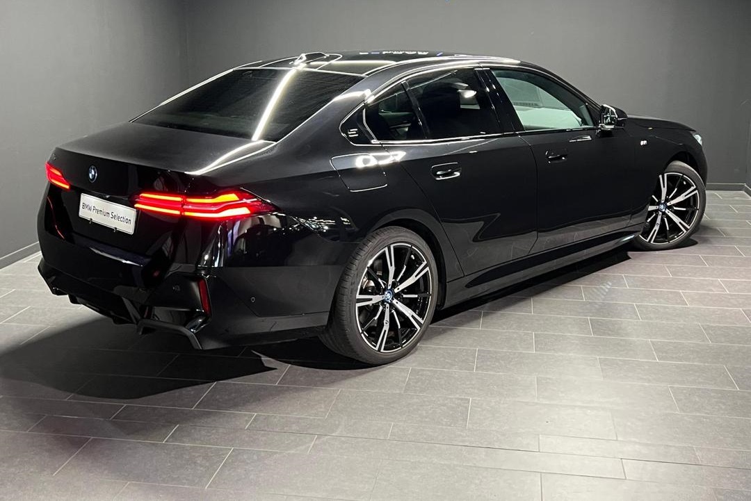 
								BMW I5 (G60) EDRIVE40 340 M SPORT 83.9 KWH full									