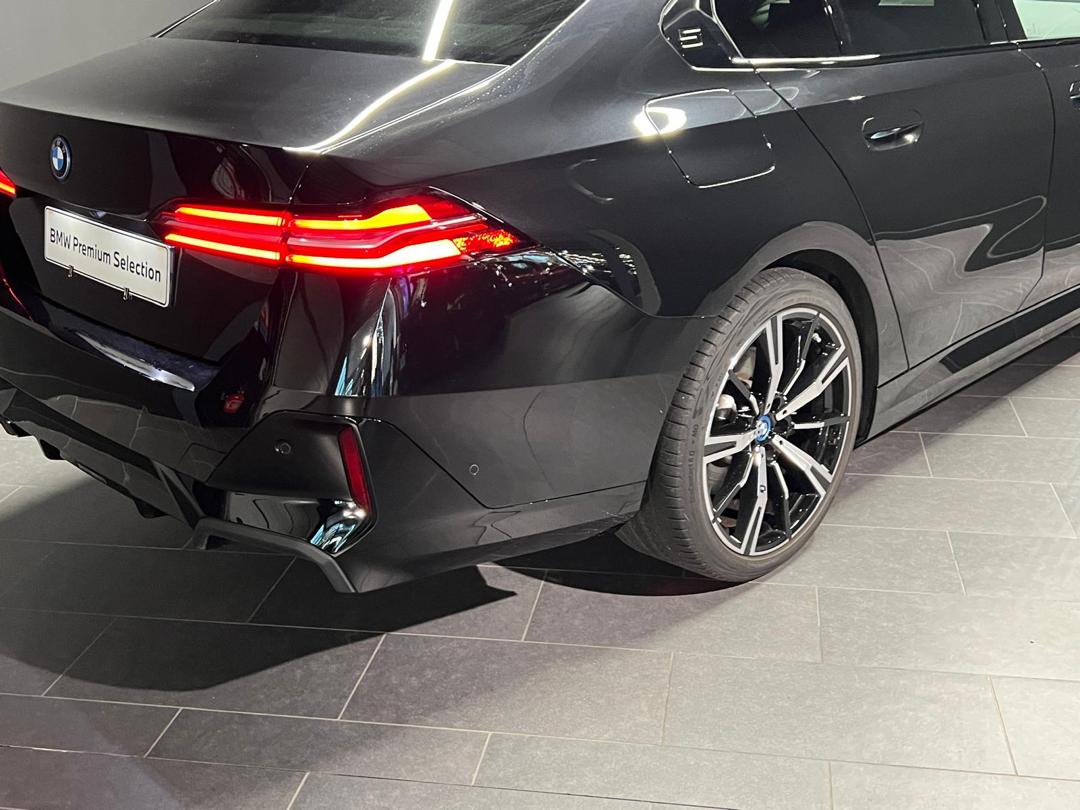 
								BMW I5 (G60) EDRIVE40 340 M SPORT 83.9 KWH full									