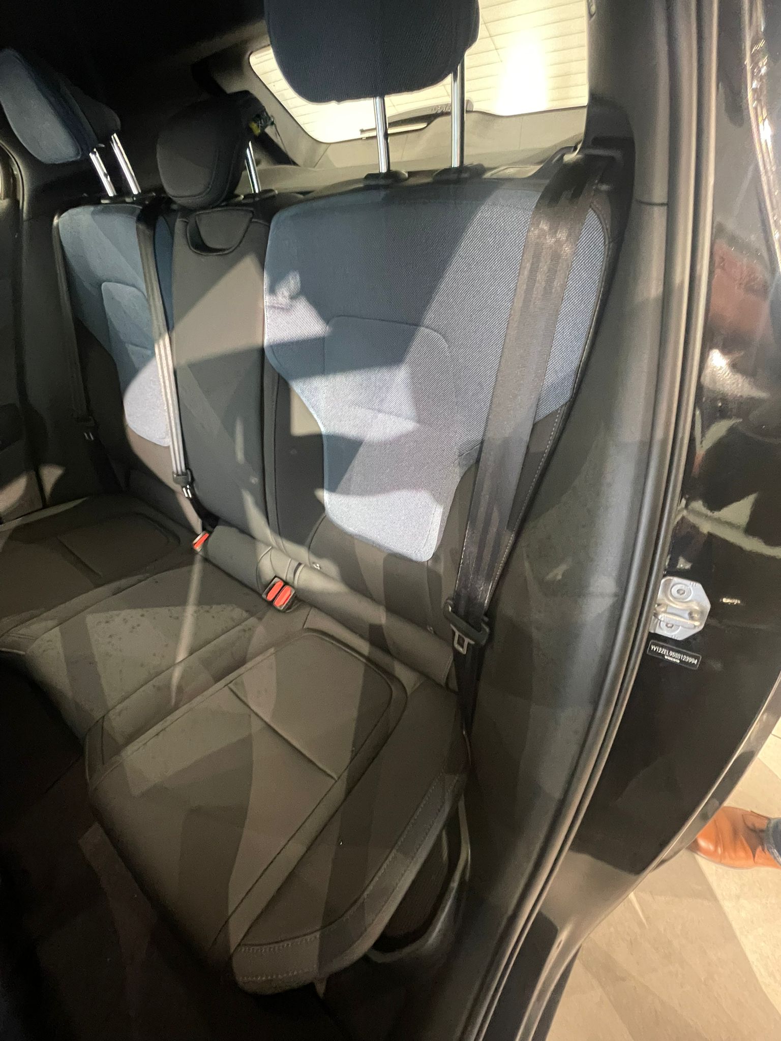 
								VOLVO EX30 SINGLE EXTENDED RANGE 272 CH 1EDT PLUS 69KWH full									