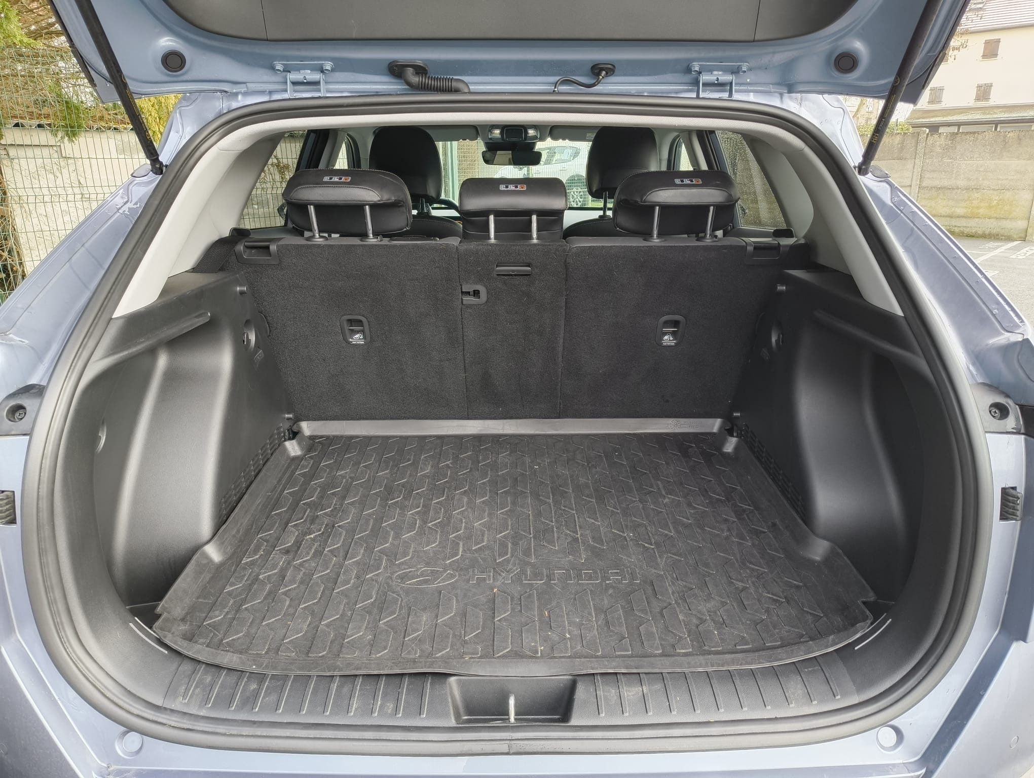 
								HYUNDAI KONA II ELECTRIQUE 48 KWH – 156 CREATIVE full									