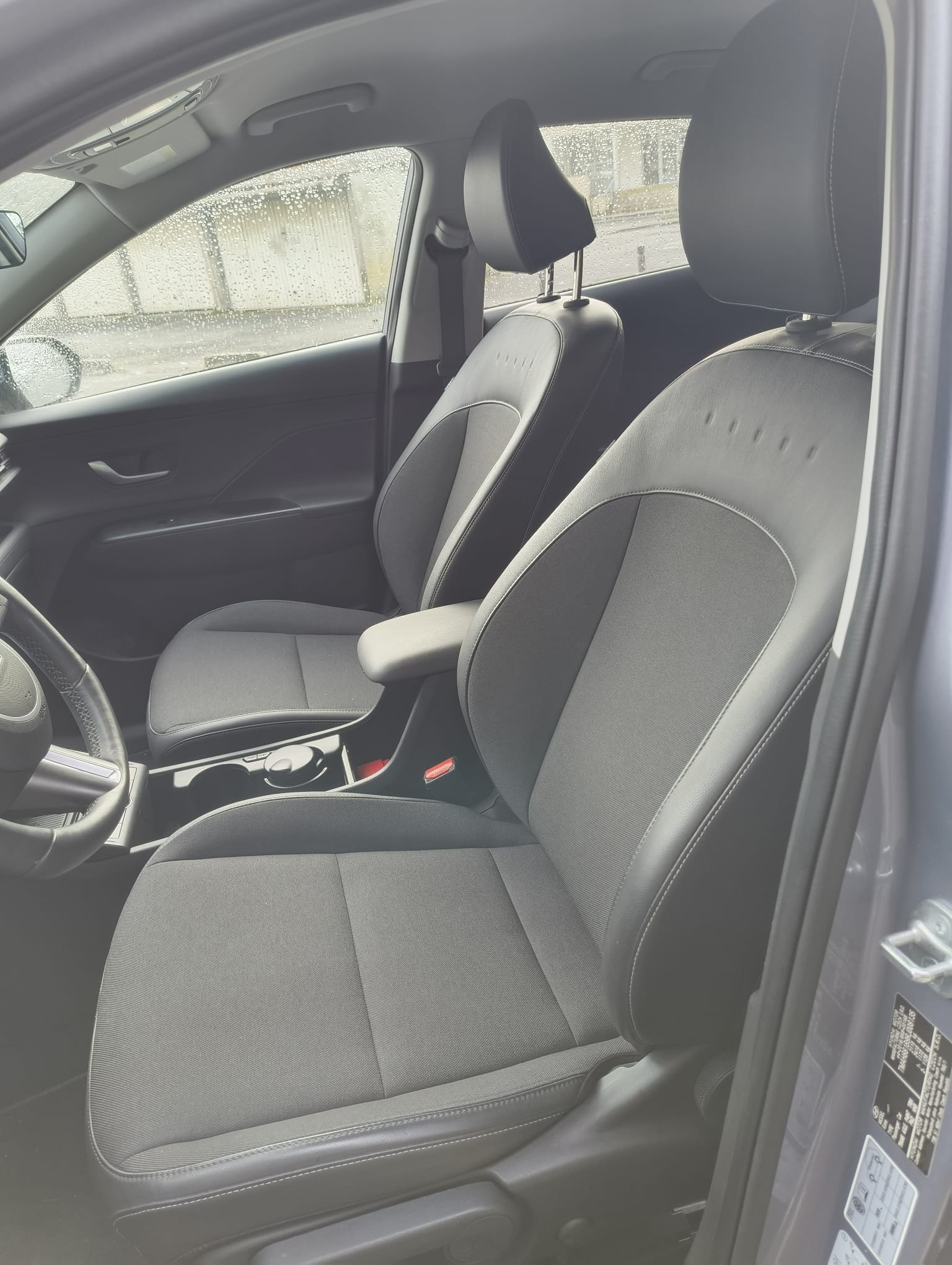 
								HYUNDAI KONA II ELECTRIQUE 48 KWH – 156 CREATIVE full									