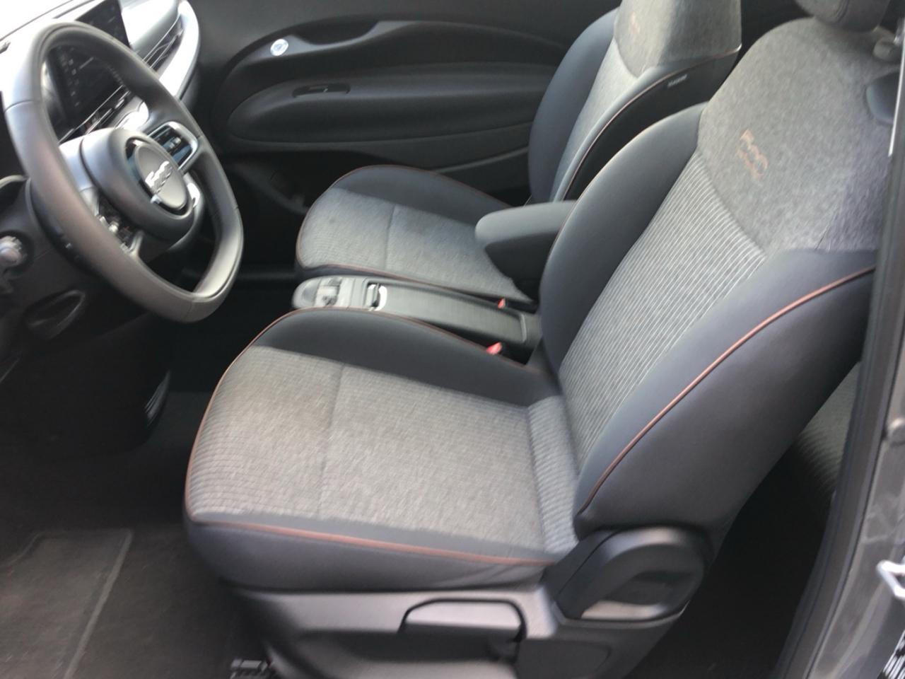 
								FIAT 500 III 42KWH 3CV ICONE PLUS full									