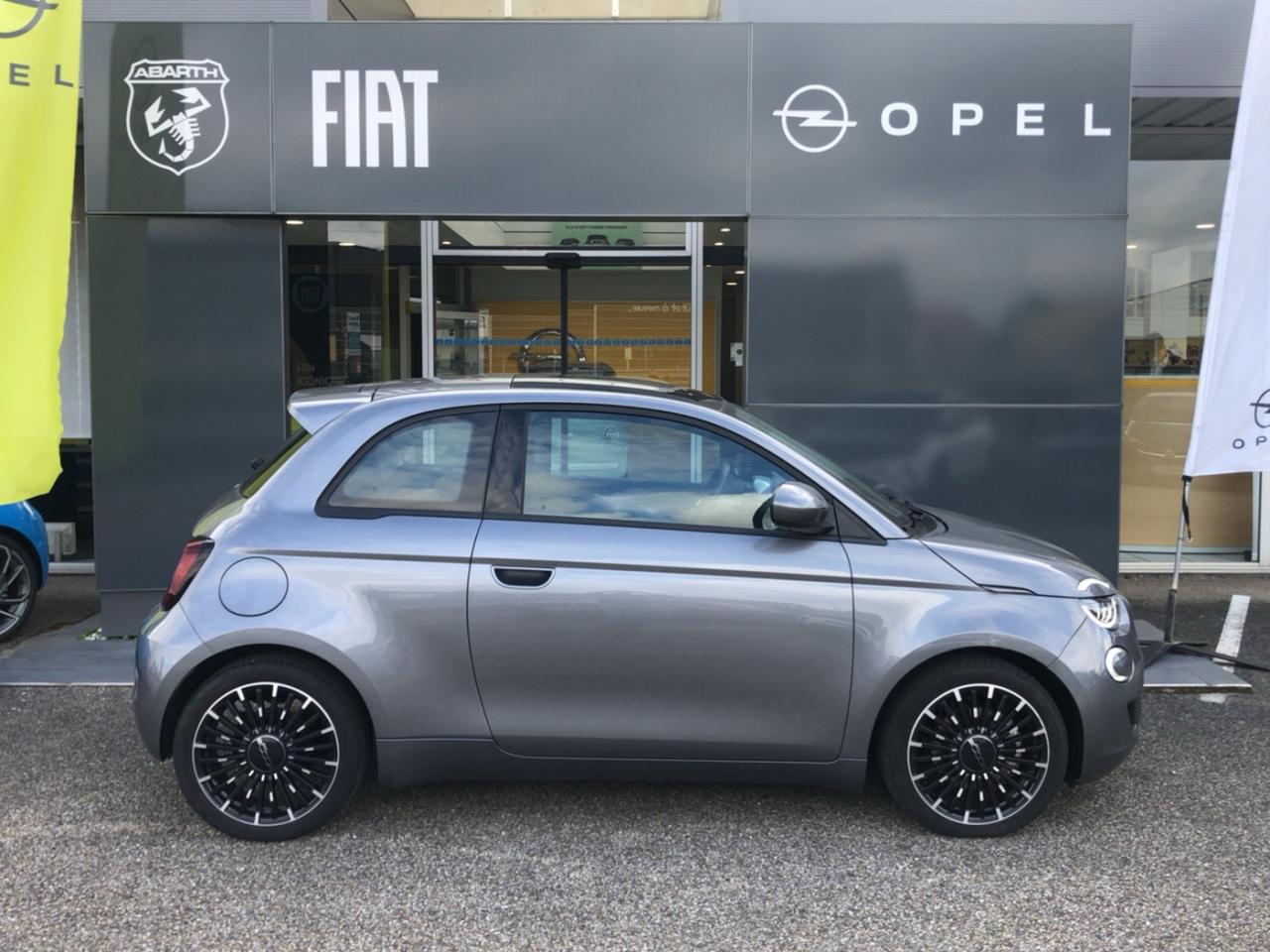 
								FIAT 500 III 42KWH 3CV ICONE PLUS full									