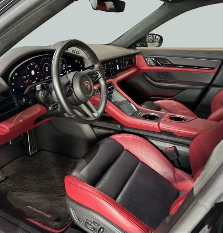 
								Porsche Taycan Turbo S Sport Turismo full									