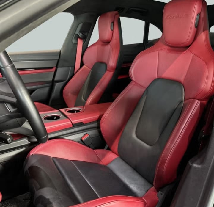 
								Porsche Taycan Turbo S Sport Turismo full									