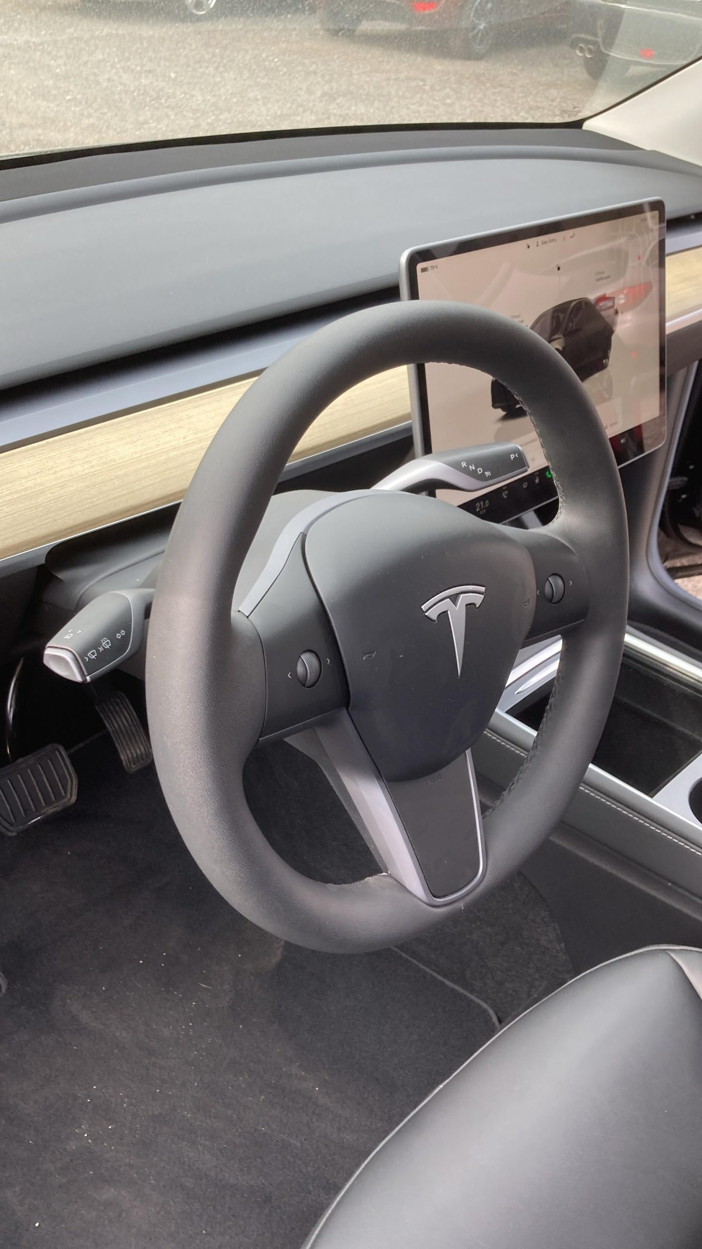 
								Tesla Model Y Standard full									