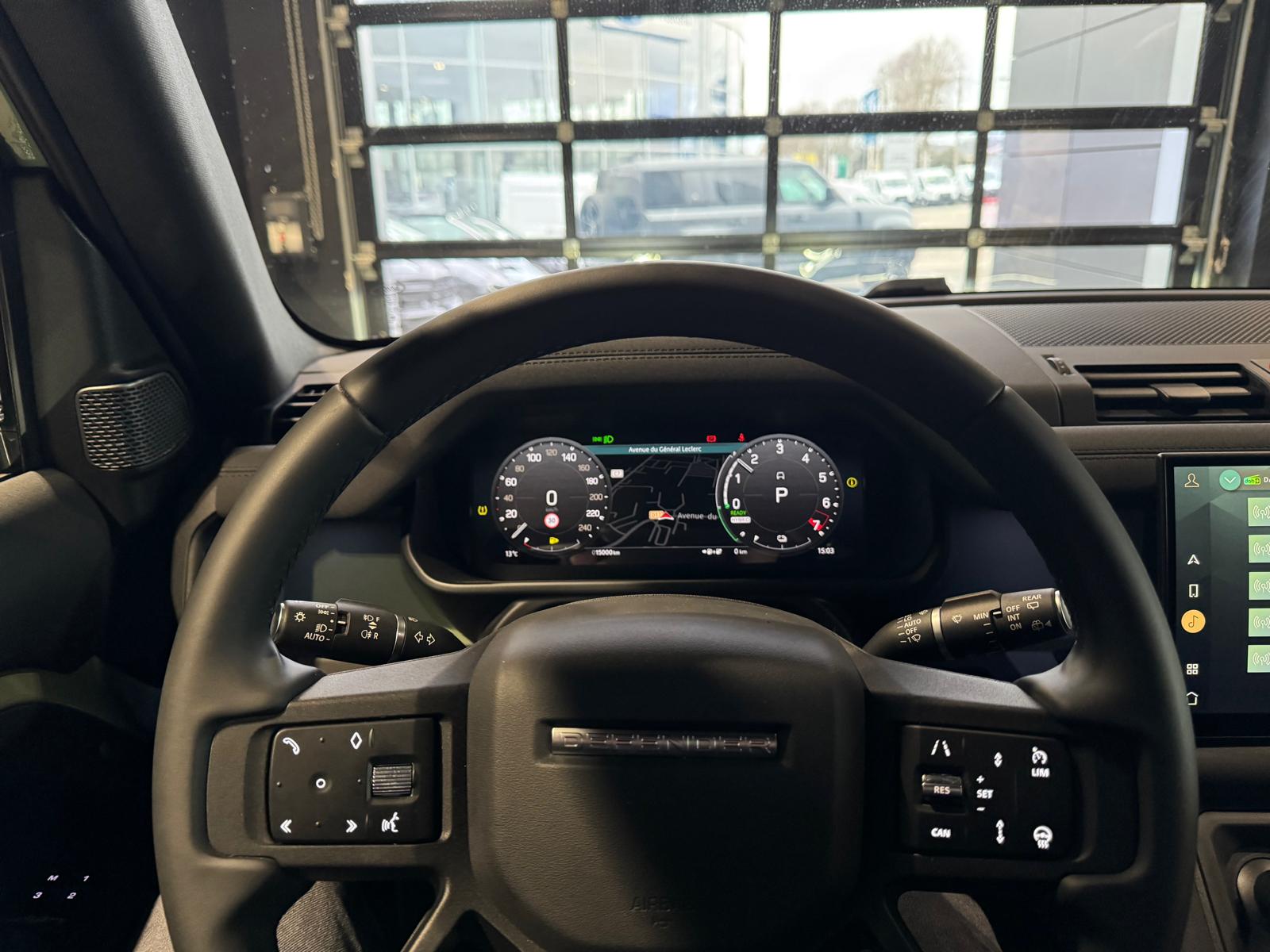 
								LAND ROVER DEFENDER IV 110 P400E PHEV X-DYNAMIC HSE BVA8 full									