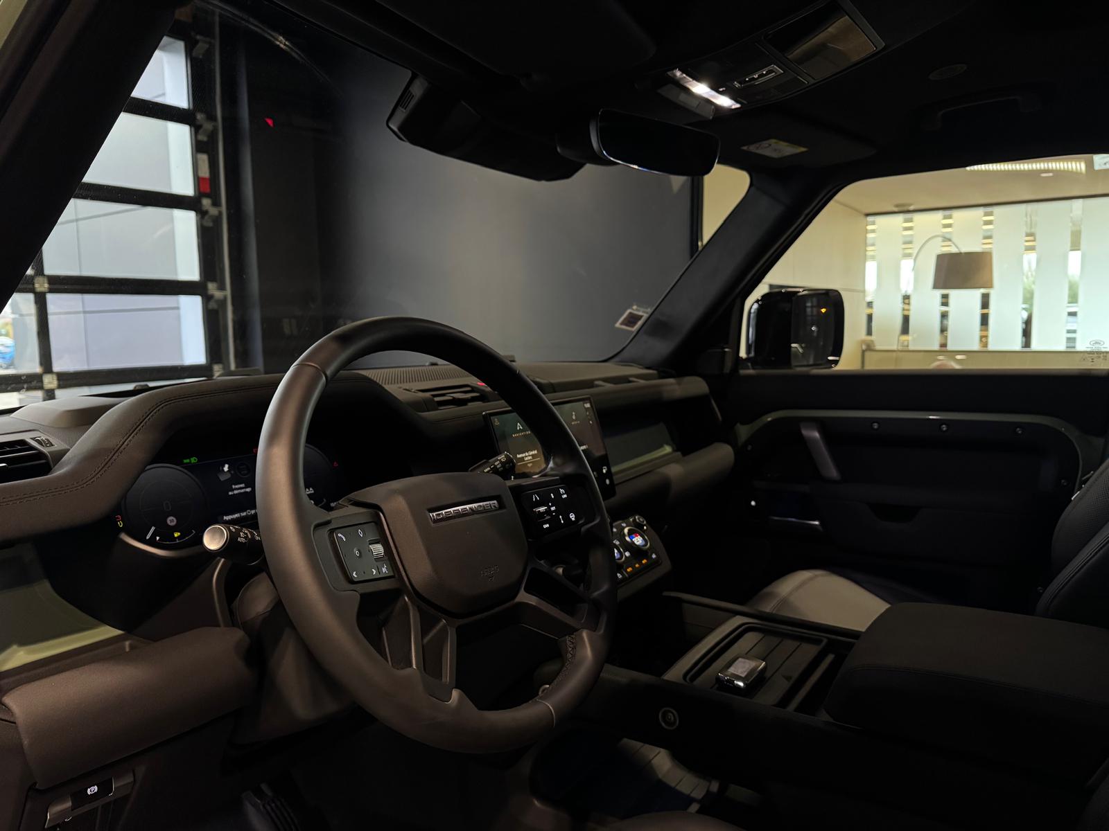 
								LAND ROVER DEFENDER IV 110 P400E PHEV X-DYNAMIC HSE BVA8 full									
