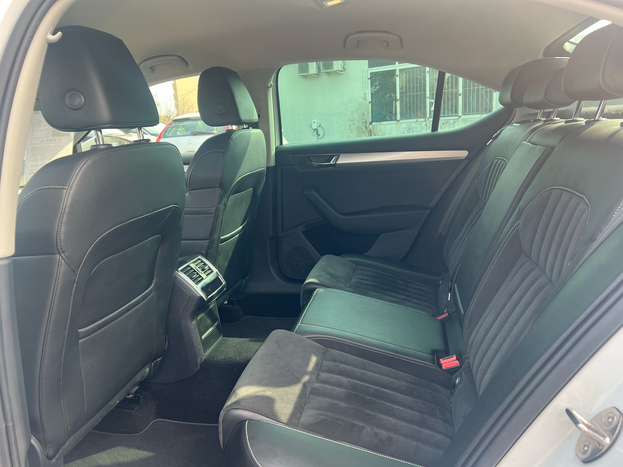 
								SKODA SUPERB III (2) 1.5 TSI 150 ACT BUSINESS DSG7 full									