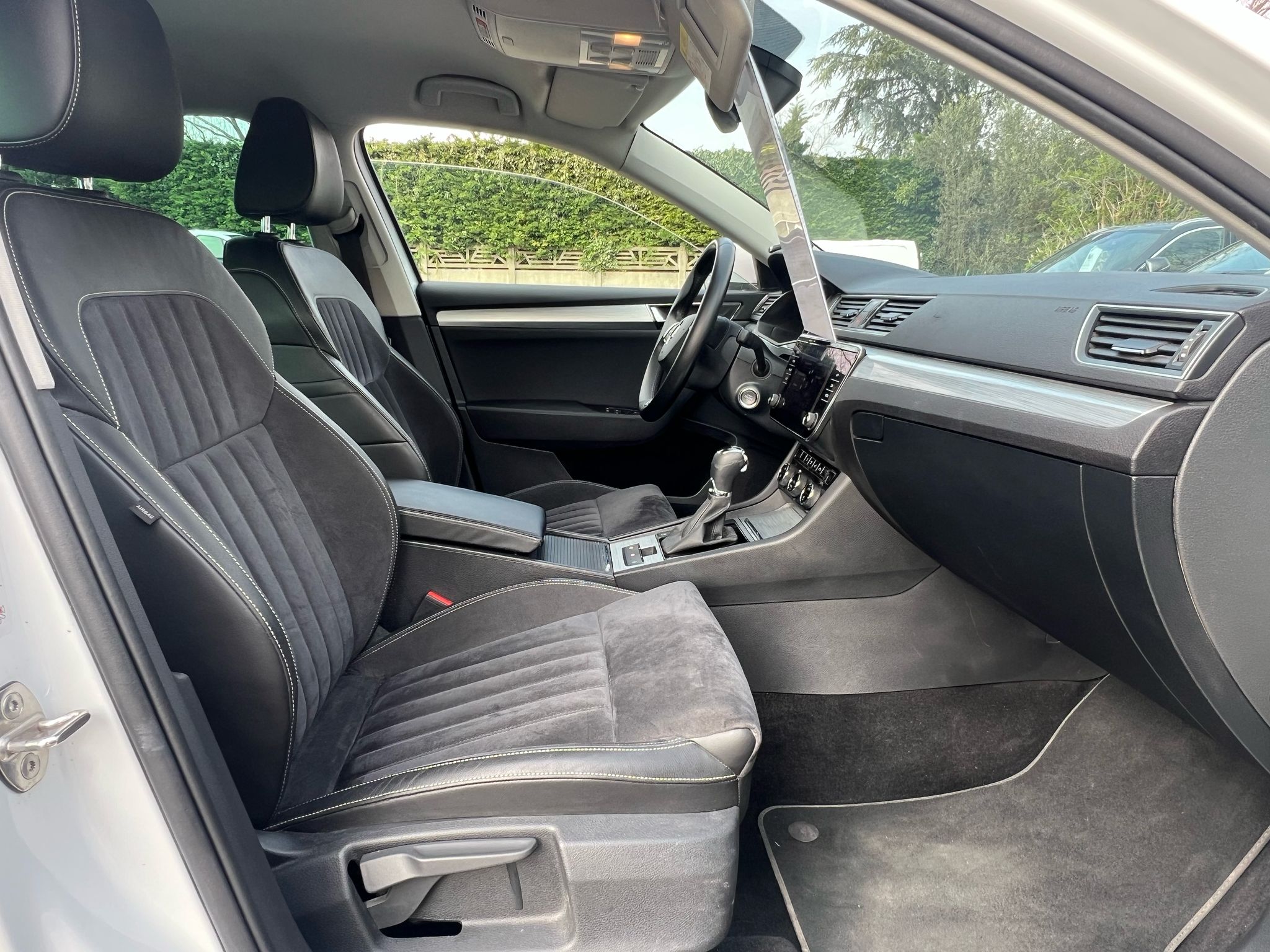 
								SKODA SUPERB III (2) 1.5 TSI 150 ACT BUSINESS DSG7 full									