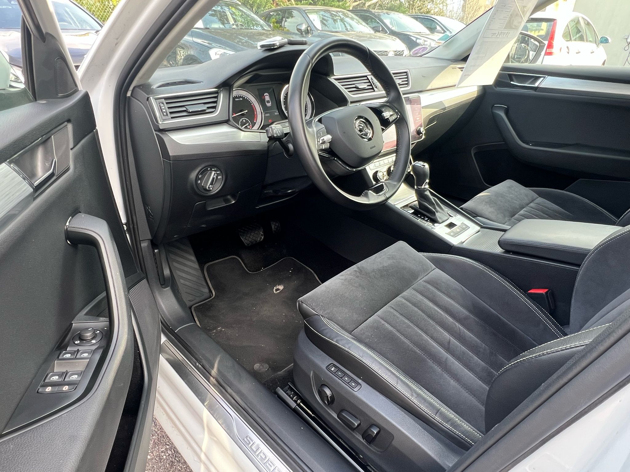 
								SKODA SUPERB III (2) 1.5 TSI 150 ACT BUSINESS DSG7 full									
