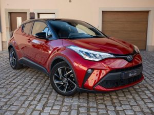 TOYOTA C-HR (2) 2.0 HYBRIDE DESIGN ULTIMATE