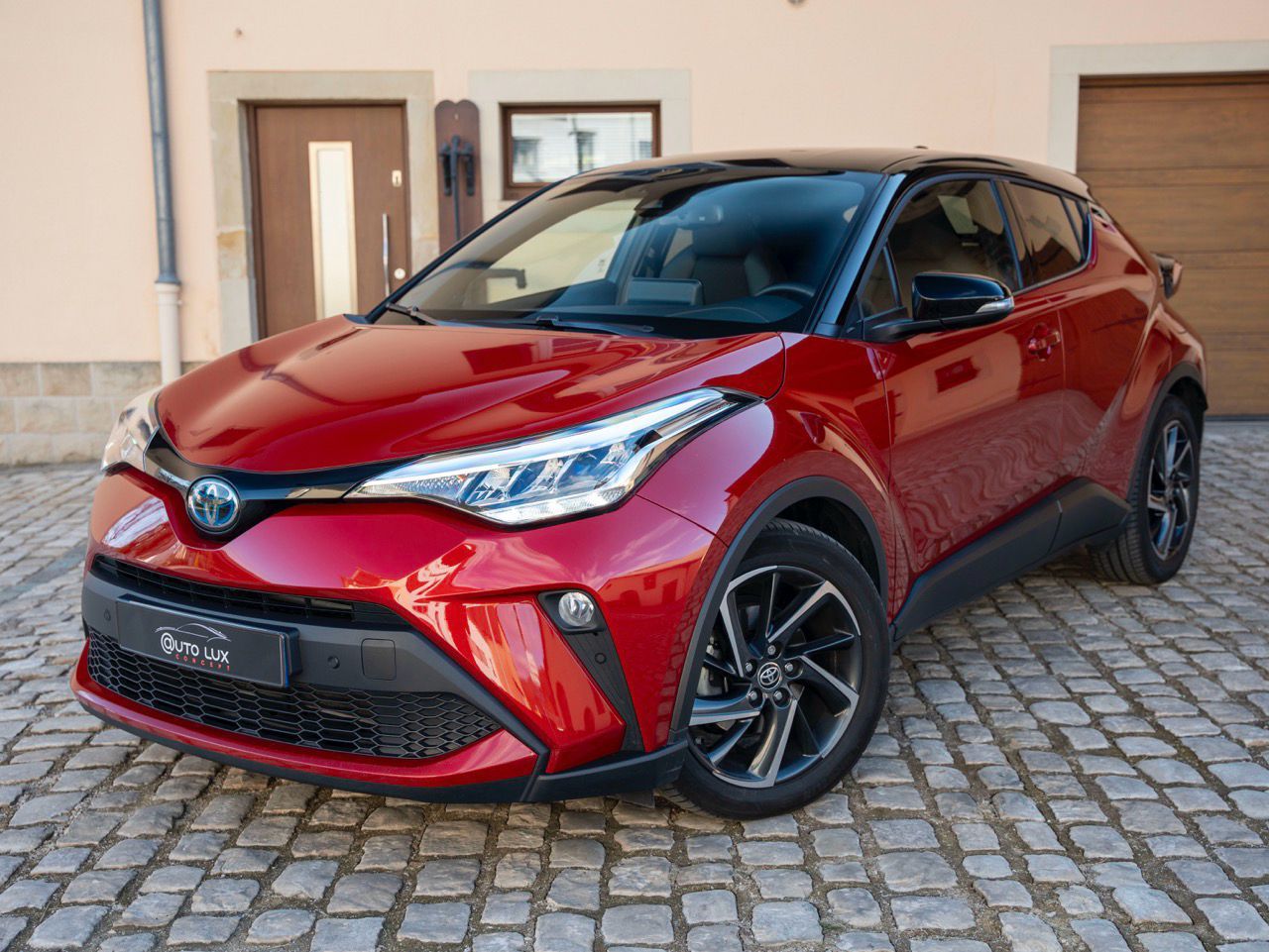 
								TOYOTA C-HR (2) 2.0 HYBRIDE DESIGN ULTIMATE full									
