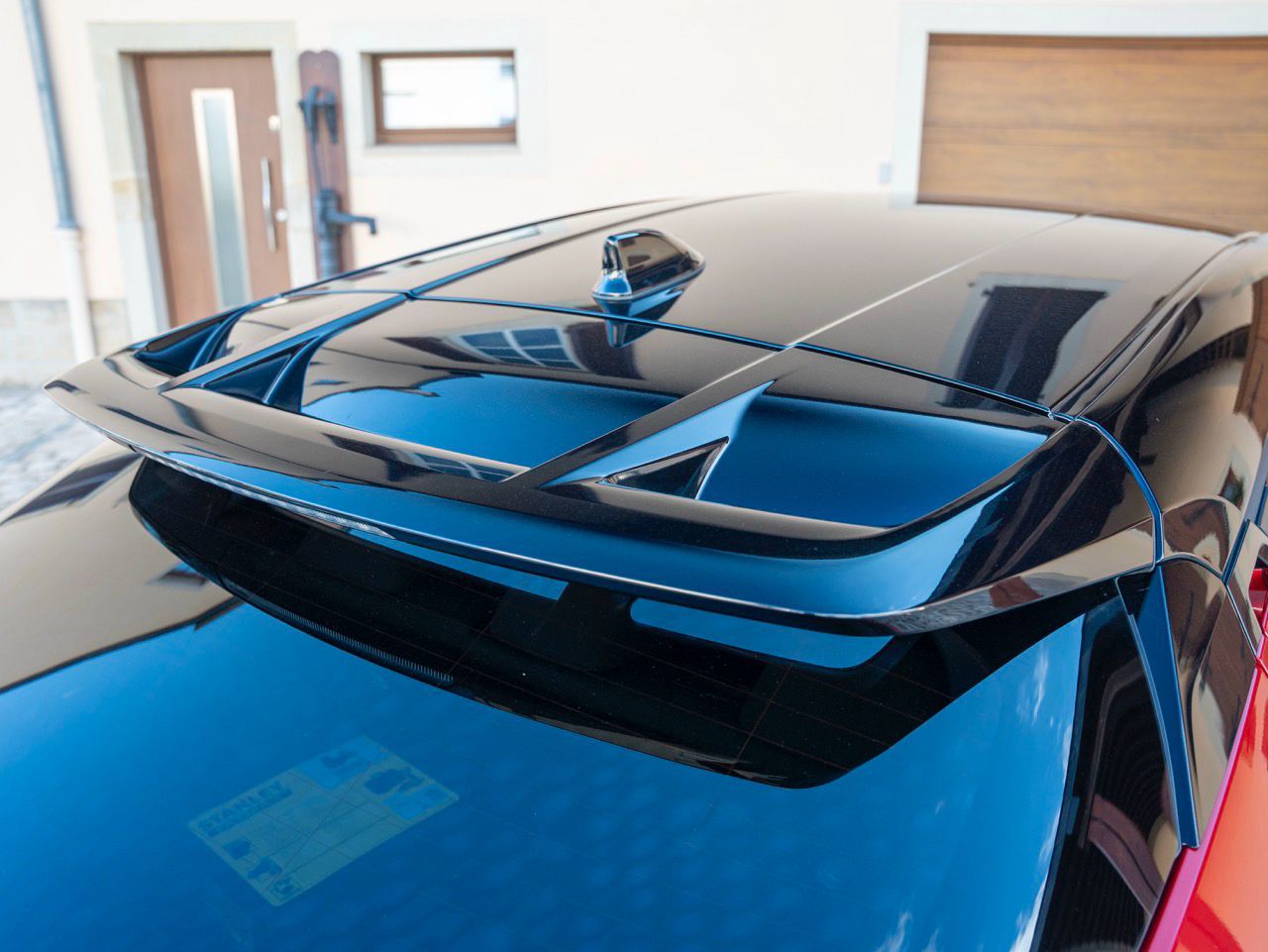 
								TOYOTA C-HR (2) 2.0 HYBRIDE DESIGN ULTIMATE full									